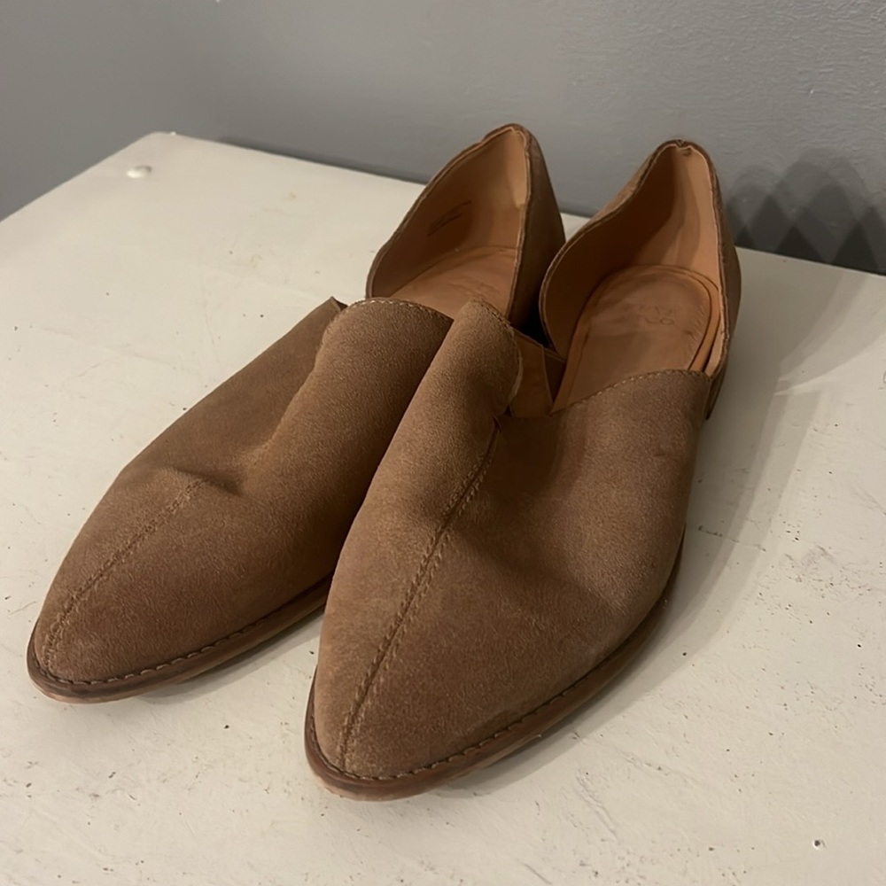 ANY 5 ITEMS $100 Frye & Co flats 9.5 - Picture 2 of 3